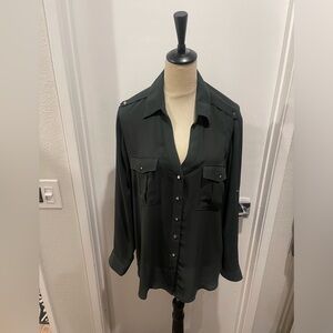 Express Portofino shirt blouse | pocket blouse w/ gold buttons | forest green